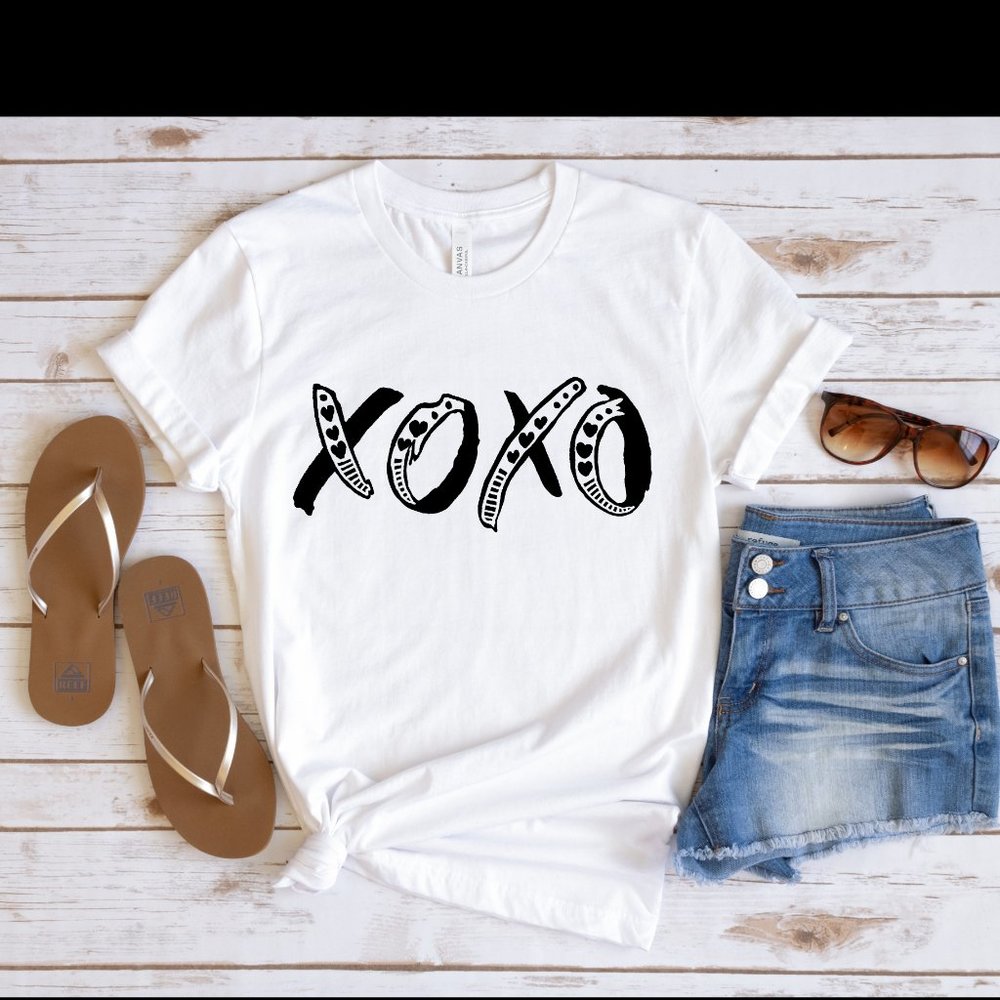 XOXO Graphic Tshirt